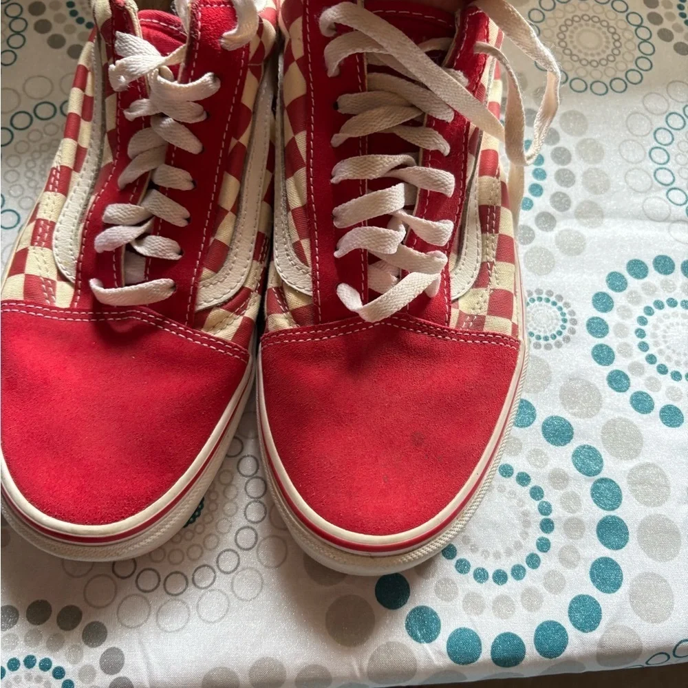 Vans Classic Red & White Checkered  Pre-love, Sneakets Men’s 9/women’s 10.5